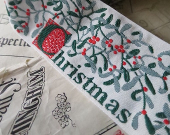 Mistletoe & Berries Christmas Ribbon 40 mm Jacquard Woven Ribbon- White