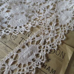 Off White English Nottingham Cluny Lace- Traditional Torchon Oval