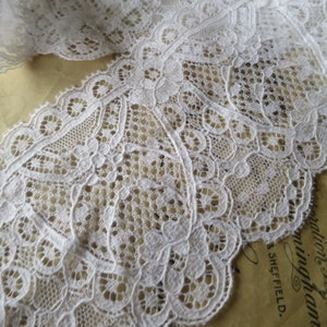 White English Nottingham Lace- Deep Swags & Cartouches Point Lace- 9.8 cm