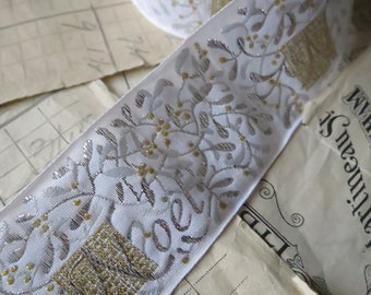 Mistletoe & Berries Noel Christmas Ribbon 40 mm Jacquard Woven Ribbon- Sliver and Gold