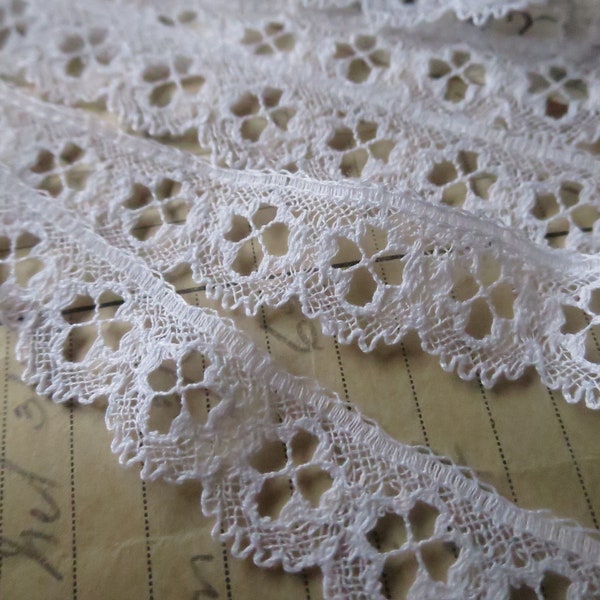 White English Nottingham Lace- Narrow Clover Eyelets