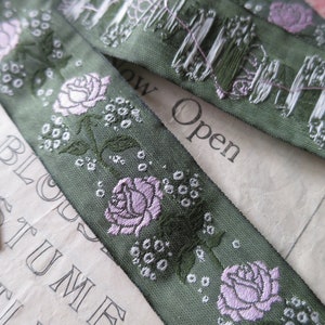 Rose & Gypsophila 32 mm Jacquard Woven Ribbon