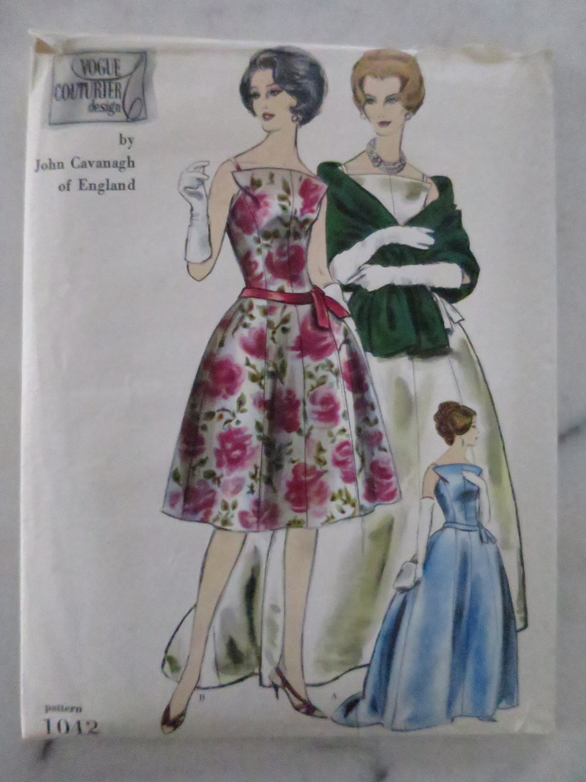 Vintage Vogue 1012 Sewing Pattern UNCUT