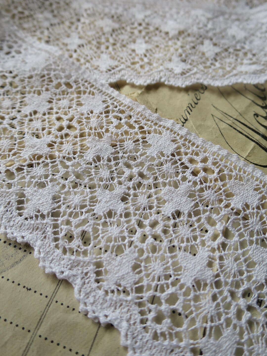 White English Nottingham Lace- Liturgical Ecclesiastical- Cutwork- 5.5 ...