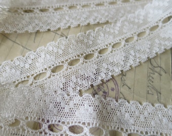 Dentelle blanche Nottingham - Broderie à œillets à pois en losange - 3,5 cm