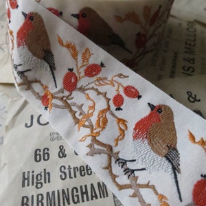 Robins & Rose Hips 40 mm Jacquard Woven Ribbon- Cream