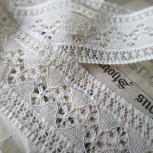 Ecru English Nottingham Lace- Floral Waves- Insertion- 4.5 cm