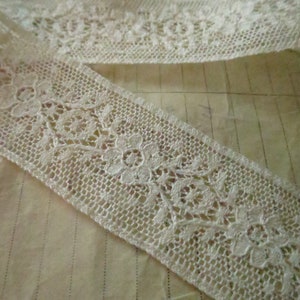 Ecru English Nottingham Lace- Diamond & Floral Point Insertion Lace