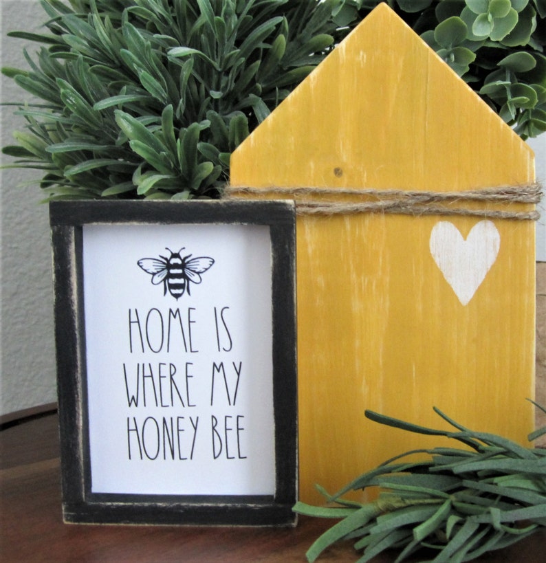 Home Is Where My Honey Bee Miniature Sign, Tiered Tray Sign, Miniature Wood Framed Sign, Honey Bee Mini Sign, Farmhouse Decor, Bee Sign zdjęcie 5