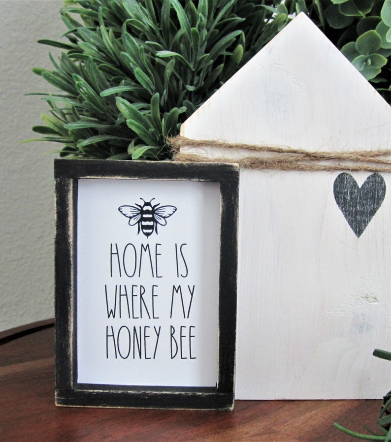 Home Is Where My Honey Bee Miniature Sign, Tiered Tray Sign, Miniature Wood Framed Sign, Honey Bee Mini Sign, Farmhouse Decor, Bee Sign zdjęcie 4