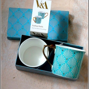 Pair tea cup or coffee mug fine English bone china turquoise shell exquisite stylish afternoon tea for two whimsical charming V&A gift box