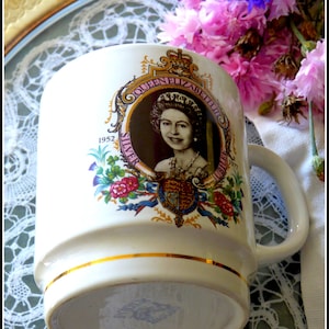 Original POOL Pottery 1977 Silver Jubilee commemorative cup/mug HM Queen Elizabeth II vintage china collectible British Royal memorabilia