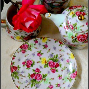 Teapot cup saucer for one fine English bone china floral ROSE chintz exquisite stylish afternoon tea whimsical charming gift country style