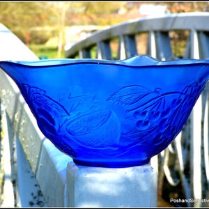 Große 12 &quot;x 8&quot; Kobalt Himmelblau Glas Fußschale Obst Beeren Zitrus Prägemuster Kunst Glashütte beeindruckenden Bauernhaus Küche Tisch Dekor