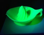 Jaedite Uranium Glass Lemon Juicer or Reamer Jeanette Glass Vintage jadeite IT GLOWS