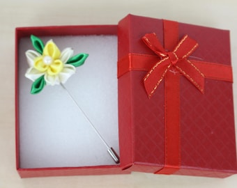 narcissum lapel pin, lapel pin men, daffodil pin , Gift for Him, Men gift, lapel pin flower,  Wedding Lapel Pin,  lapel boutonniere,