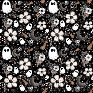 Peut inclure: Motif répété sur fond noir avec des fantômes blancs, des fleurs, des champignons et des croissants de lune. Les fleurs ont des pétales crème et des centres foncés. Les champignons sont bruns avec des pois blancs. Le thème général est Halloween.