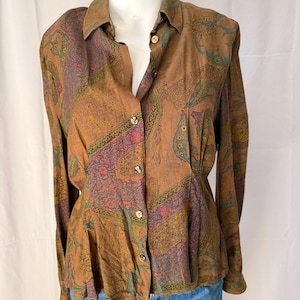 Camisa Paisley com Botões