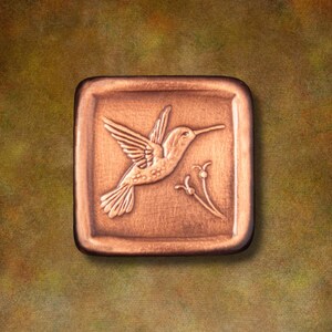 Hummingbird Knob, Facing Right, 1.5" x 1.5", Copper