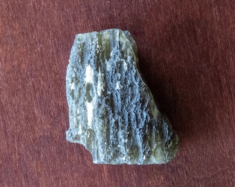 3.5g Raw B Grade Moldavite Stone - Energía poderosa - Cristal de moldavita, Cristal de meteorito, Tectita de cristal, Moldavita de alto grado
