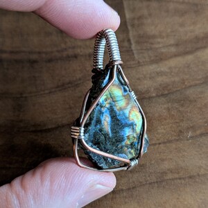 Labradorite Wire Wrap Pendant - 925 Silver & Copper Wire - Crystal Jewelry, Stone Pendants, Labradorite Jewelry, Crystal Necklace