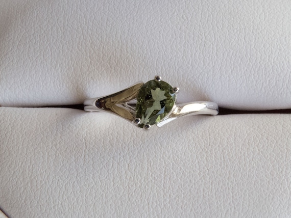 5 x 7 mm ペアカット ファセット モルダバイト スターリングシルバー