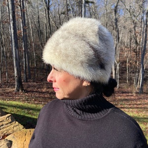 Vintage White Winter Hat w Fur Trim,Mr. John Hat VINTAGE 1960 main image 4