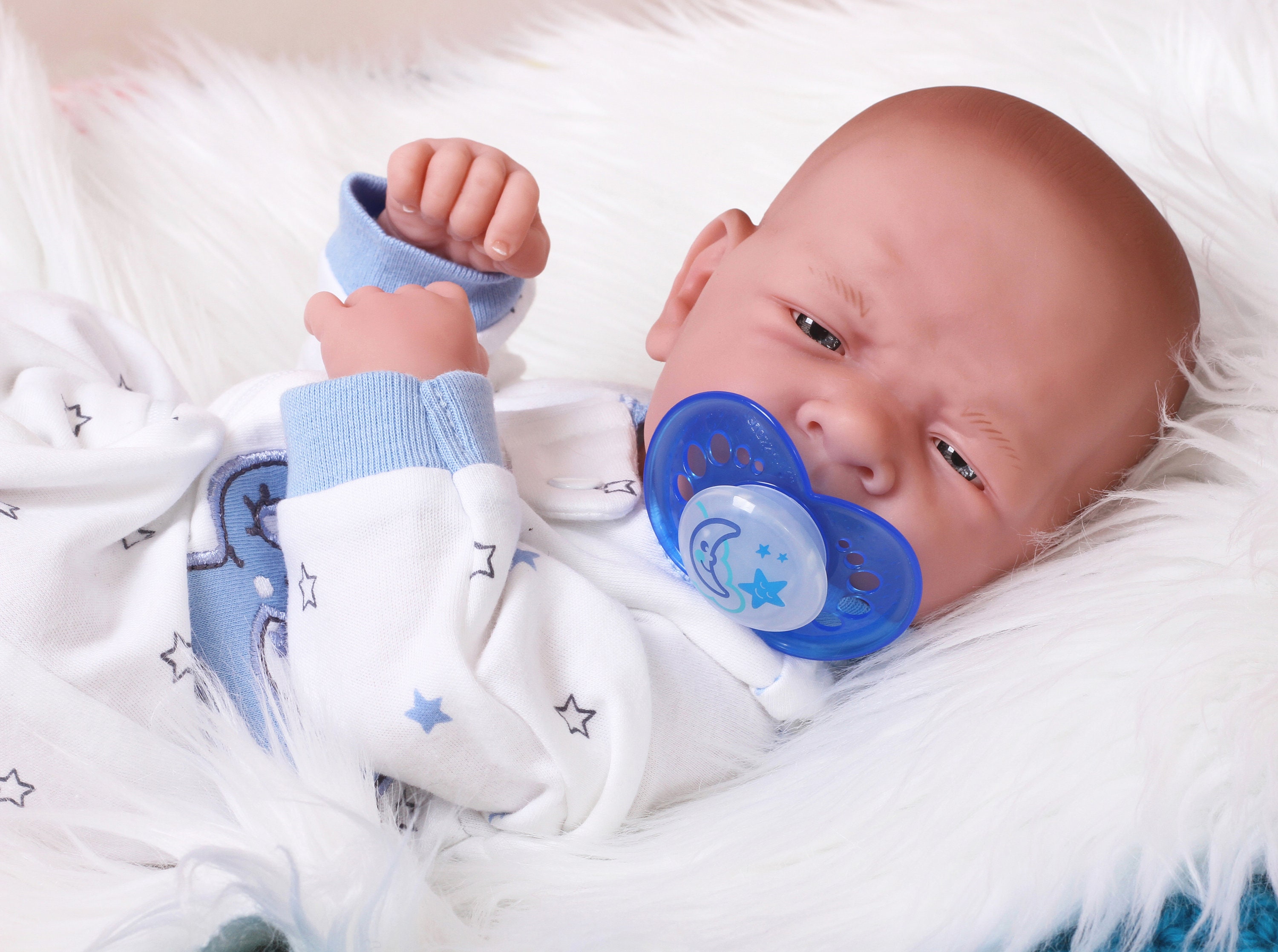 Calimero: Reborn baby boy made of full silicone - Designed by Ina Volprich