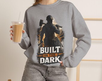 Errichtet im dunklen Arbeiter Sweatshirt, harte Arbeit Motivations-Shirt, blaues Kragen Geschenk, Bauarbeiter Sweatshirt, Elektriker Geschenk,