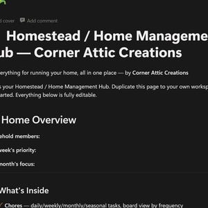 Op de afbeelding: Een digitaal sjabloon getiteld Homestead / Home Management Hub door Corner Attic Creations. De interface bevat secties voor Home Overview, gezinsleden, wekelijkse prioriteiten, maandelijkse focus en een What's Inside-lijst voor taken.