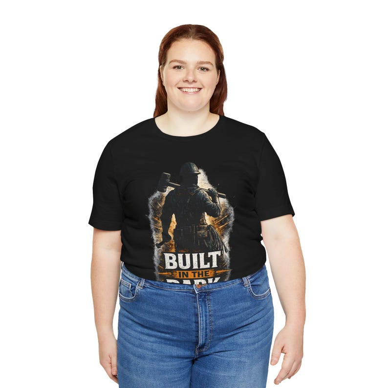 Chemise de travailleur construite dans le noir, T-shirt motivant pour le travail, Cadeau avec col bleu pour homme, Chemise d'ouvrier du bâtiment, Électricien, artisan image 3