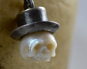 Hand Carved Pearl Skull Wearing Oxidized Sterling Silver SHORT Top Hat - Pearl Necklace - Skull Pearl Pendant - Skull Jewerly - Halloween