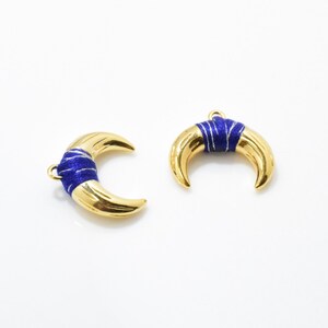 Blue Ox Horn Anhänger (groß). Bull-Horn-Charme. Halbmond Anhänger. Mond-Charme. 16K poliert Gold plattiert über Messing - 1pcs / IA0023-PGBU