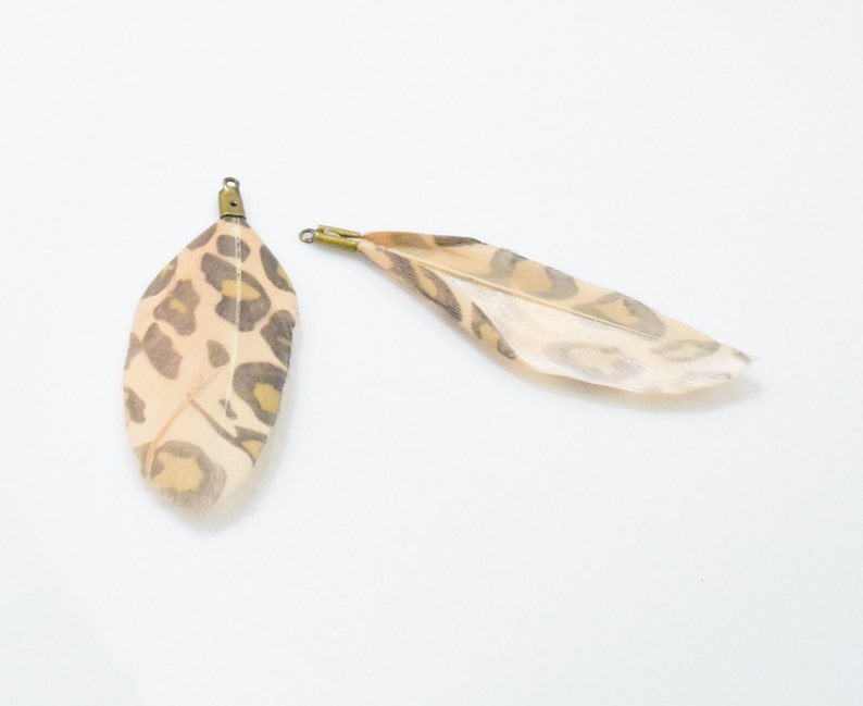 50pcs TD0001-LD Wholesale Burnished Gold Plated over Brass Cap 10/%DC Leopard Feather Pendant 50 pcs Genuine Duck Feather