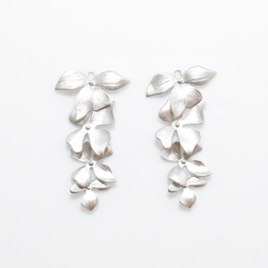 Flower Brass Pendant . Leaf Charm . Flower Connector . Cascading Flower . Linked Flower . Matte Rhodium over Brass - 2pcs / RG0043-MR