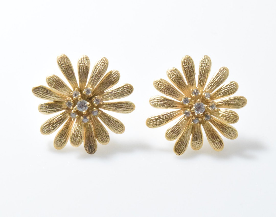 Flower Post Earring. Wedding Earring. Cubic Zirconia, 925