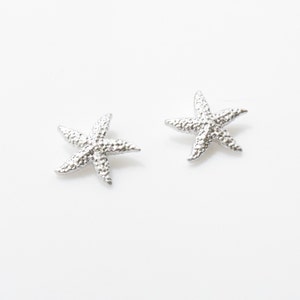 Starfish Pendant . Starfish Charm . Star Fish Bead . Sea Pendant . 16K Matte Gold Plated over Brass - 2pcs / IA0051-MR
