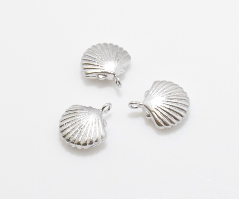 Clam Pendant . Clam Charm . Shellfish Pendant. Shellfish Charm . Shell Pendant . Matte Rhodium Plated over Brass - 2pcs / IA0047-MR image 2