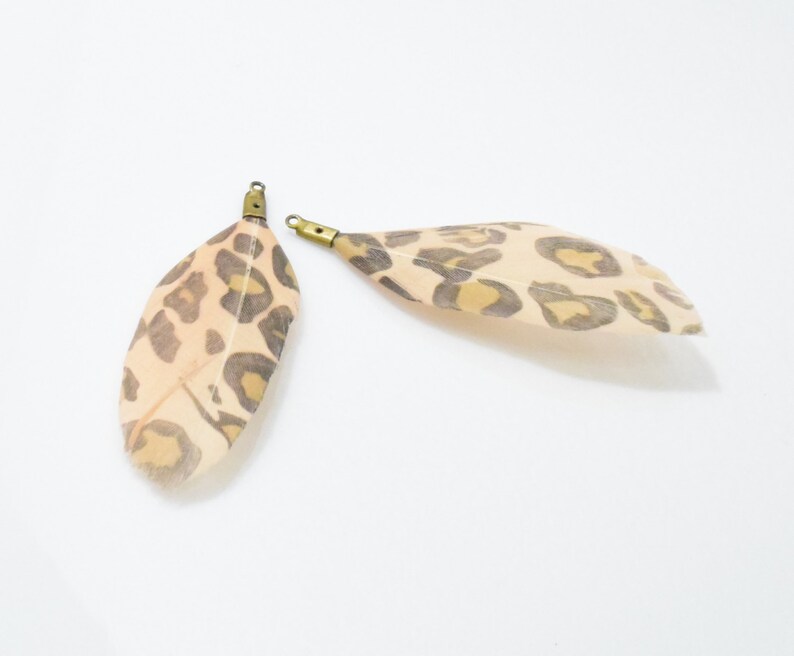 50pcs TD0001-LD Wholesale Burnished Gold Plated over Brass Cap 10/%DC Leopard Feather Pendant 50 pcs Genuine Duck Feather