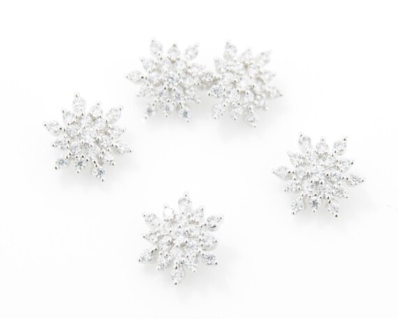 Cubic Snowflake Pendant, Snowflake Brass Pendant . Cubic Zirconia . Wedding Jewelry . Polished Rhodium over Brass - 1pcs / UT0002-PR