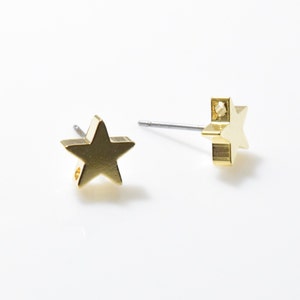 Star Post Earring . Star Brass Earring. Earring Component . 16K Polished Gold Plated over Brass- 4pcs / JM0046-PG