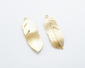 Large Feather Pendant . Feather Charm . Jewelry Craft Supply . 16K Matte Gold over Brass - 2pcs / RG0047-MG
