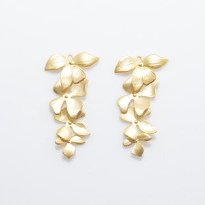 Flower Brass Pendant . Flower Connector . Cascading Flower . Linked Flower . 16K Matte Gold over Brass - 2pcs / RG0043-MG