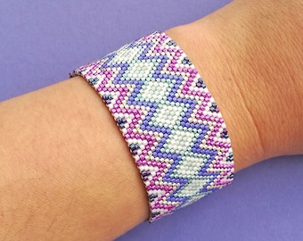 Beaded Bracelet Pattern - Zig Zag Jazz - Odd Count Peyote Bracelet Pattern for Miyuki Delicas - Beadweaving Project