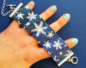 Snowflakes Peyote Stitch Bracelet Pattern for Size 11/0 Miyuki Delicas - Christmas Winter Peyote Beading Pattern