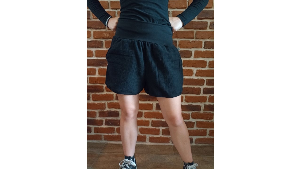 Schniesel Shorts Muslin Shorts " schniesel.Black Muslin Shorts " Size. 34-46 black - shorts made of muslin