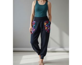 Schniesel Musselin Pumphose für Damen " schniesel.Blacki Crazy Flower Musselinpumphose " Musselinhose in schwarz mit bunten Taschen