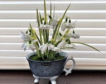 Small Posy of Artificial Snowdrops Small Posy of Artificial Snowdrops