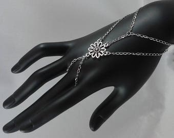 Slave Bracelet with Daisy, Boho Bracelet, Hand chain Bracelet, Flower Finger bracelet, Handlet