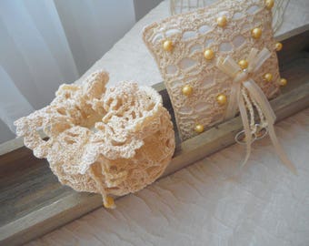 Almohada de portador del anillo de ganchillo, almohada de anillo, satén blanco, ganchillo de marfil, bolso a juego, bolso nupcial, ducha nupcial, accesorios de boda
